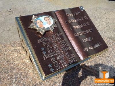 Biblia com Moldura Florida Casal em Bronze com Suporte