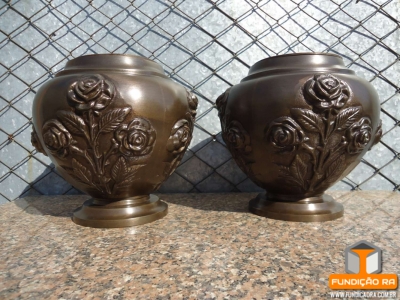 Vaso Bojudinho em Bronze Patinado