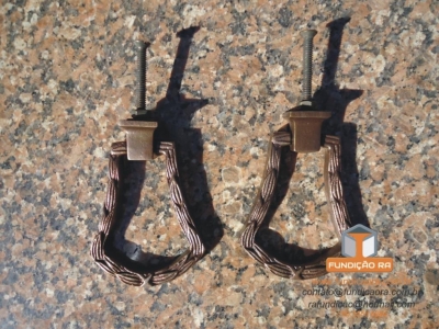 Puxador Boca Sino em Bronze Patinado